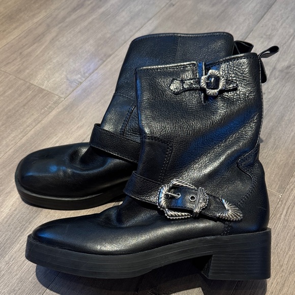Laroude Black Leather Ankle Boots - Picture 3 of 8